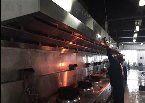 保定万人帮保洁主营大型油烟管道清洗服务和外墙清洗服务以这样清洗的好处