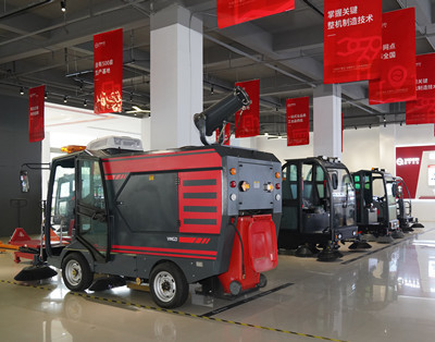 扬子S10电动扫地车助力蒙牛圣牧高科，打造绿色高效清洁新标杆